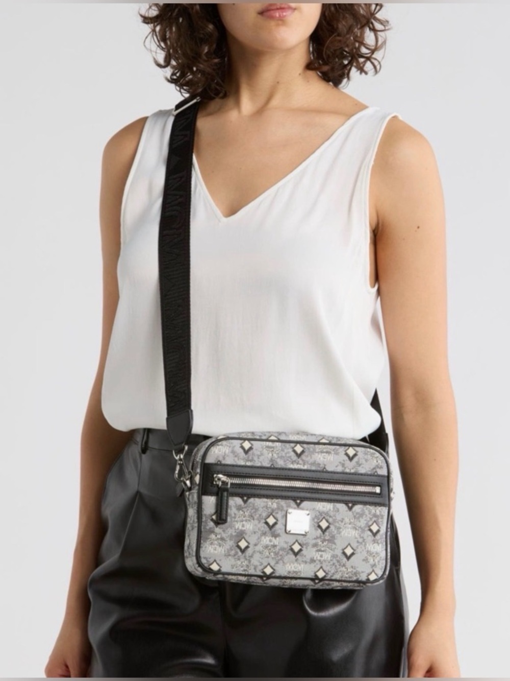MCM Aren Messenger Bag - Picture 2 of 6